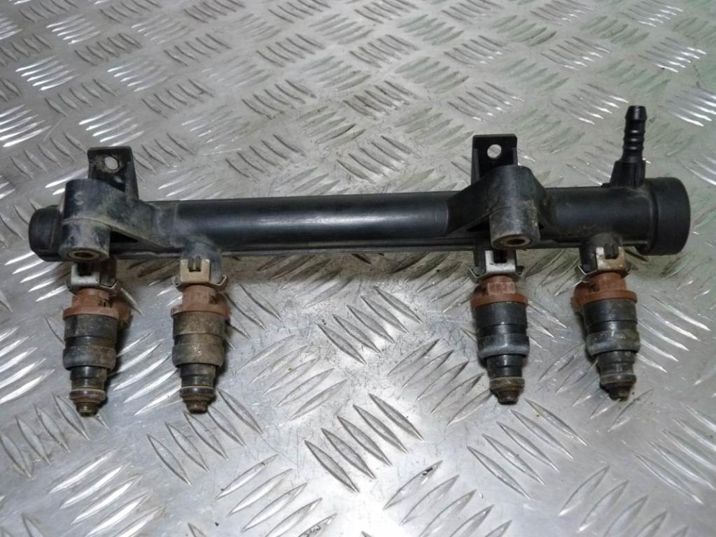 lišta vstrekovače Škoda Fabia I. 1.4 MPI ( 44 KW AZF AZE )  ( 50 KW AME ATZ AQW )  047 133 321 J