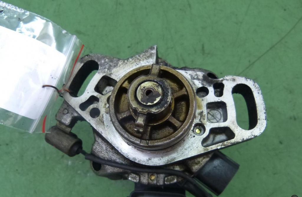 Rozdeľovač - B6BFT2T57371 Mazda 323F 1,5 94-98