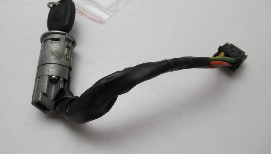 Spínačka, spínacia skrinka Renault Clio II 1.5DCI r.v. 2001-2005