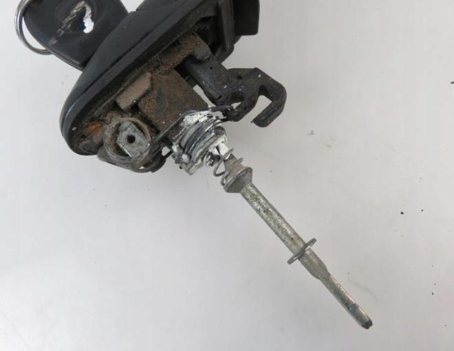 Kľučka ľavý predný Seat Cordoba I  7830861892