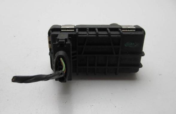 Nastavovač Riadiaca jednotka turba Ford Focus II, C-Max 1.8TDCI, BMW E46 2.0D, Audi A8 D3 4.0TDI, Mercedes 2.2CDI 6NW008412