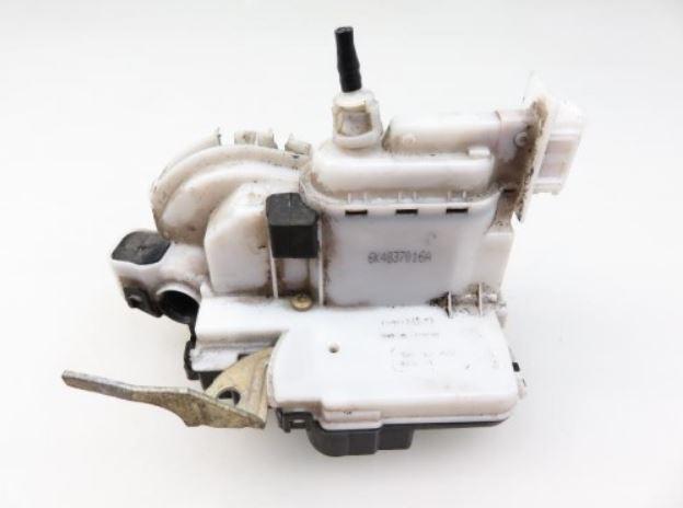 zámok pravy predný Seat Ibiza II