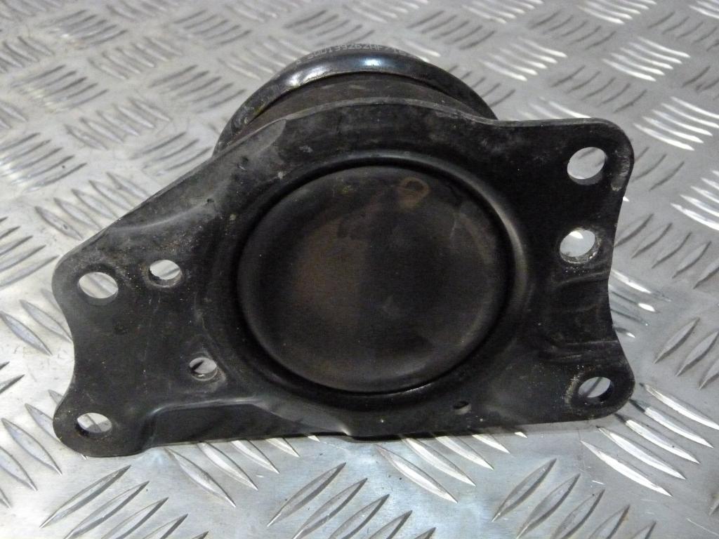 Úchyt, držiak motora Škoda Fabia 1.2HTP kód motora AZQ 6q0199262af
