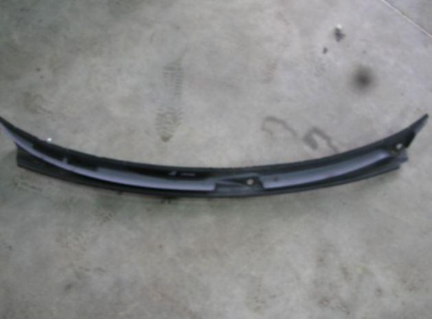 BMW E46 torpédo plast pod čelní okno