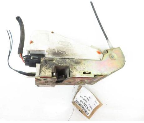zámok pravy predný Ford Mondeo MK2 II 93BG220A20DD