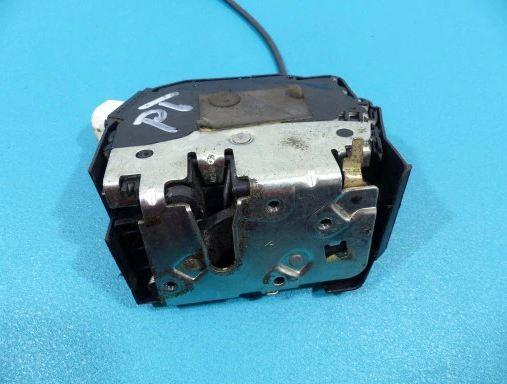 zámok zad pravy 8 pin Land Rover Freelander 96-00