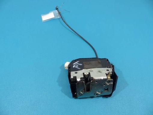 zámok zad pravy 8 pin Land Rover Freelander 96-00