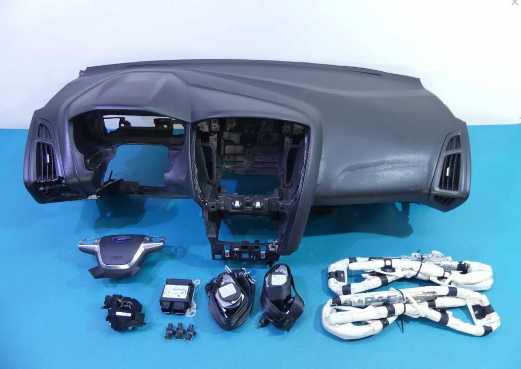 palubovka - Ford Focus Mk3
