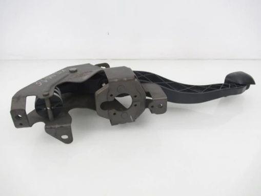 pedal spojky VW Transporter T5