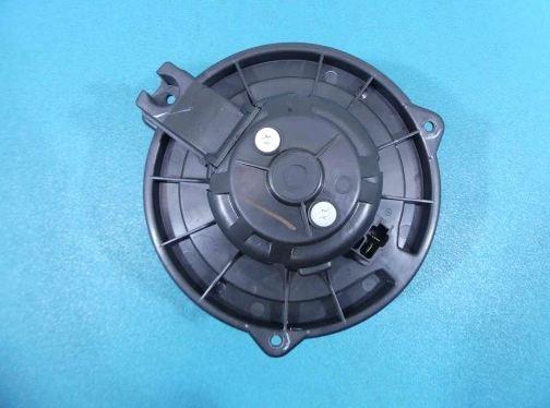 ventilátor kúrenia Avensis II T25 03-06 Európa