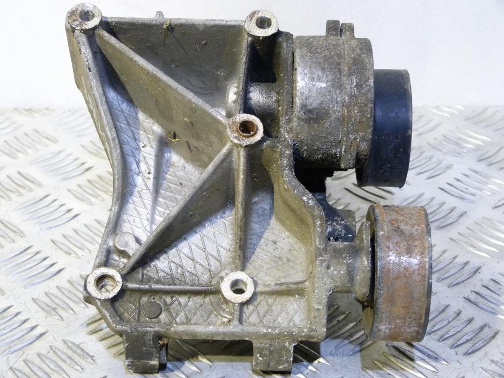 Úchyt (držiak) alternátora Citroen, Peugeot 2.0 HDI 96348183, 96348179
