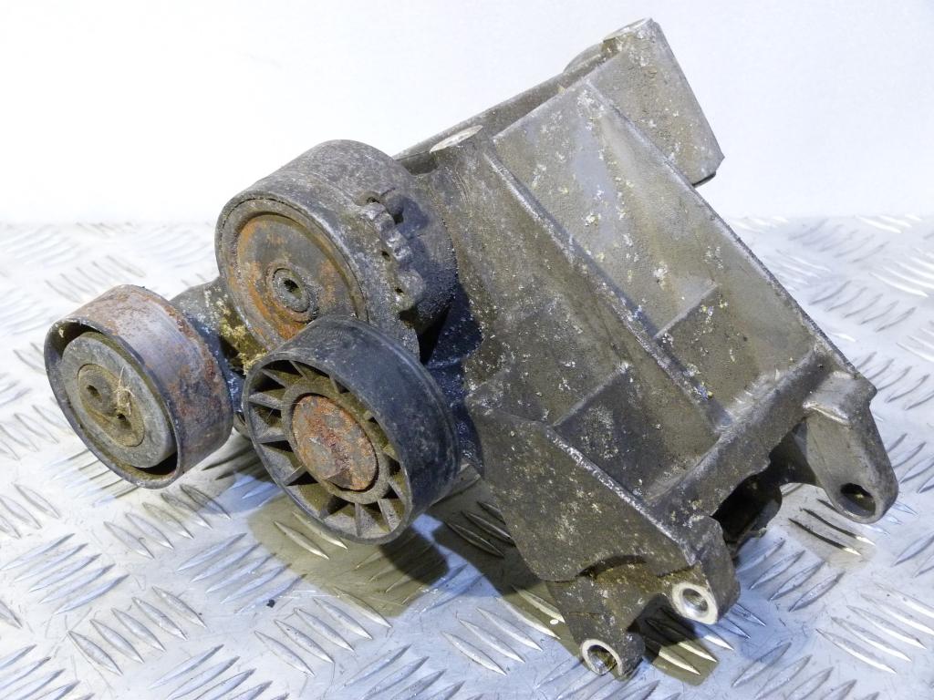 Úchyt (držiak) alternátora Citroen, Peugeot 2.0 HDI 96348183, 96348179