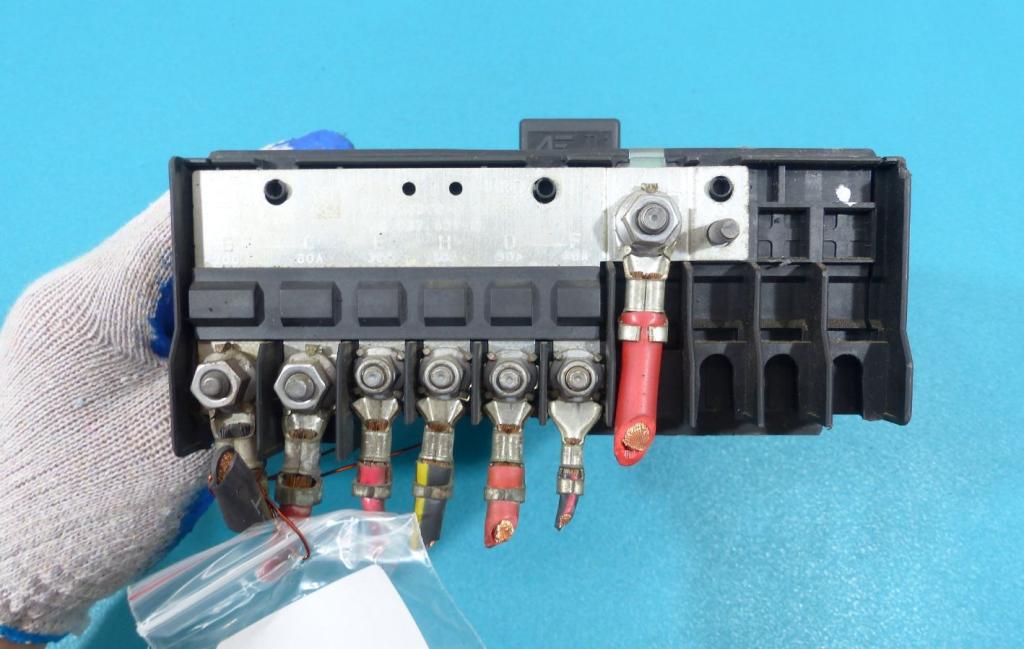 Skrinka poistková Škoda Octavia II