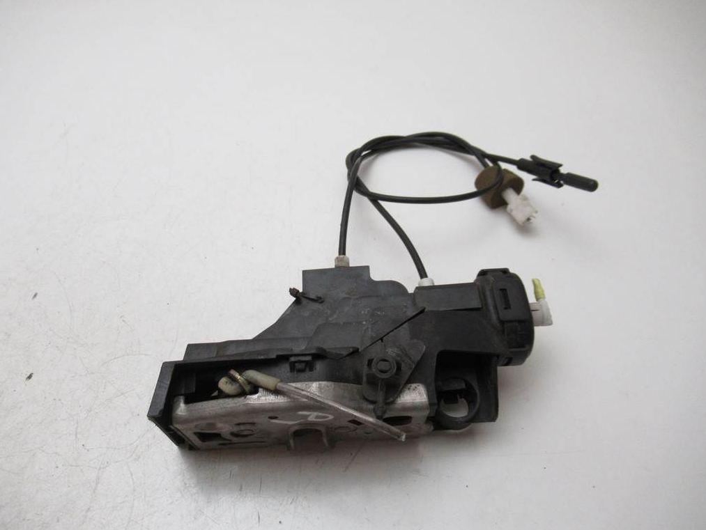 zámok zad pravy  W168