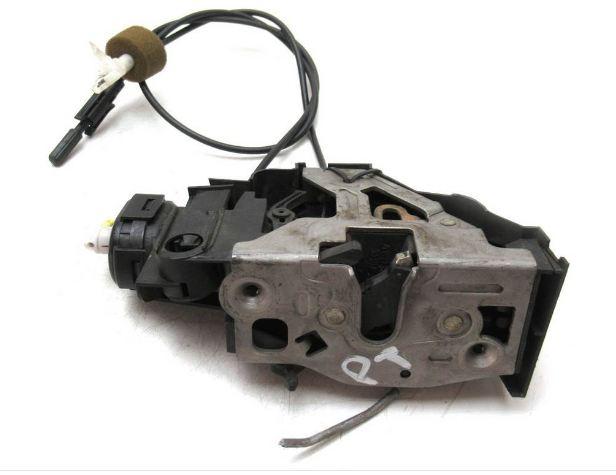 zámok zad pravy  W168