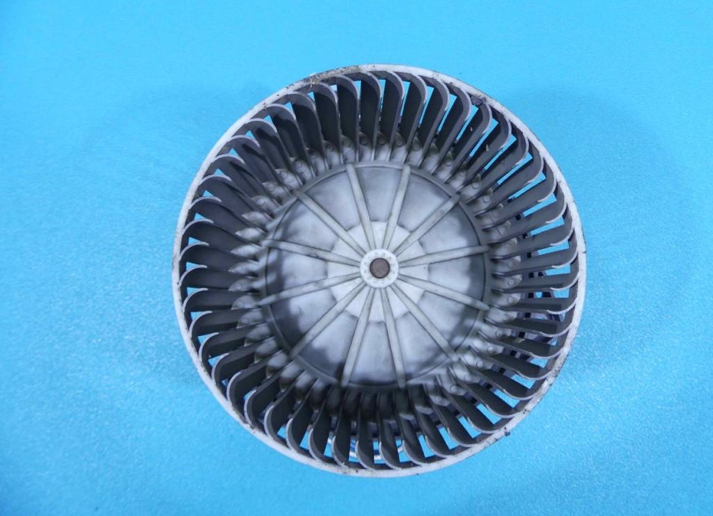 ventilátor vzduchu Nissan Primera P11