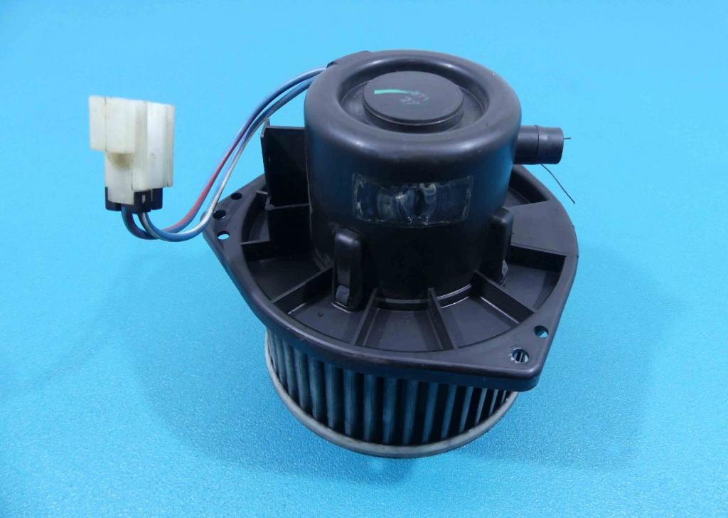ventilátor vzduchu Nissan Primera P11