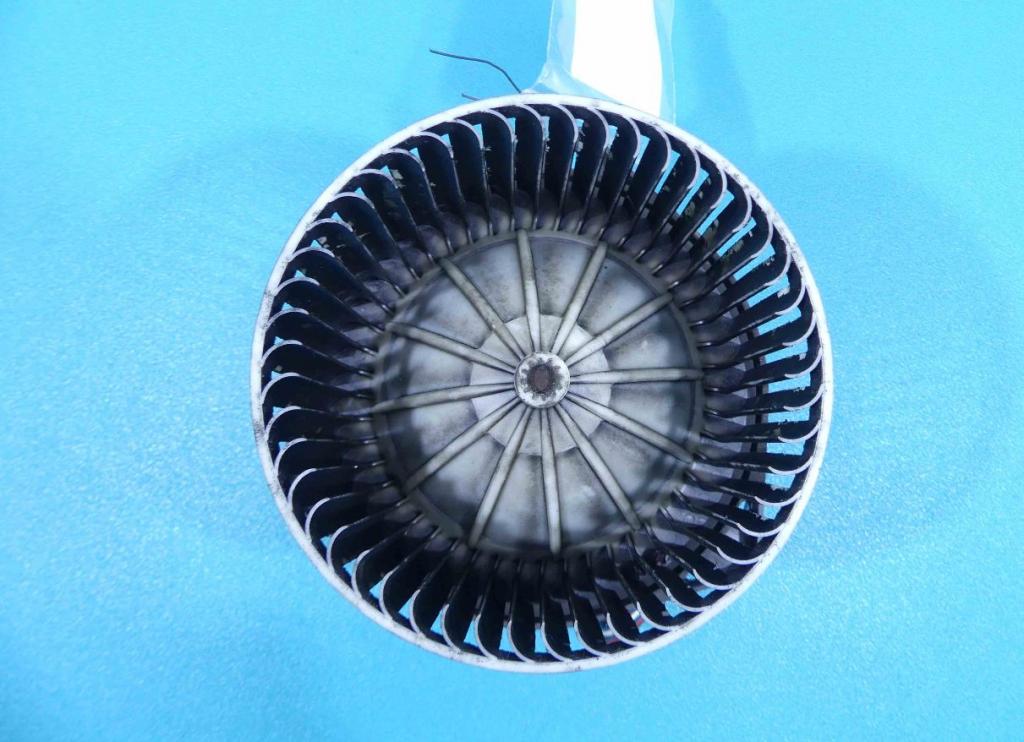 ventilátor vzduchu Nissan Primera P11