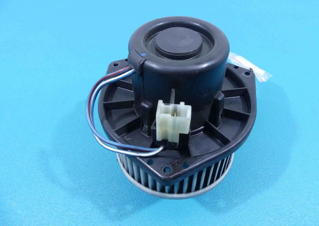 ventilátor vzduchu Nissan Primera P11