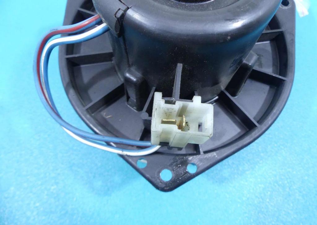 ventilátor vzduchu Nissan Primera P11