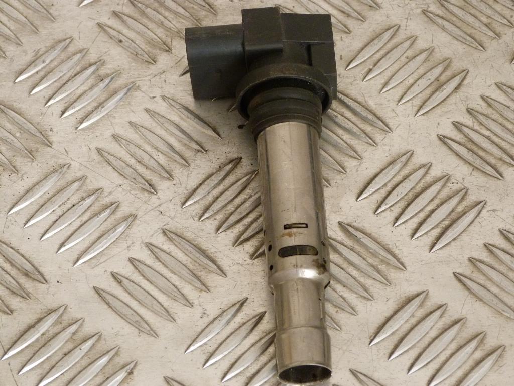 Zapaľovacia cievka Audi A1, A2, A3, Seat Altea, Cordoba, Ibiza, Leon, Toledo, Fabia, Octavia, Roomster, Superb, Yeti, VW New Beetle, Bora, Caddy, Eos, Golf IV V, Jetta III, Passat, Polo, Tiguan, Touran 1.2, 1.4, 1.4TSI, 1.6  036905715E