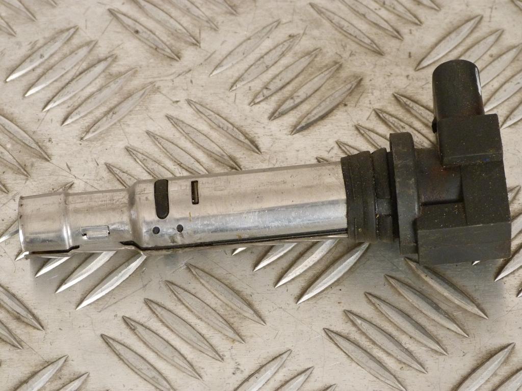 Zapaľovacia cievka Audi A1, A2, A3, Seat Altea, Cordoba, Ibiza, Leon, Toledo, Fabia, Octavia, Roomster, Superb, Yeti, VW New Beetle, Bora, Caddy, Eos, Golf IV V, Jetta III, Passat, Polo, Tiguan, Touran 1.2, 1.4, 1.4TSI, 1.6  036905715E