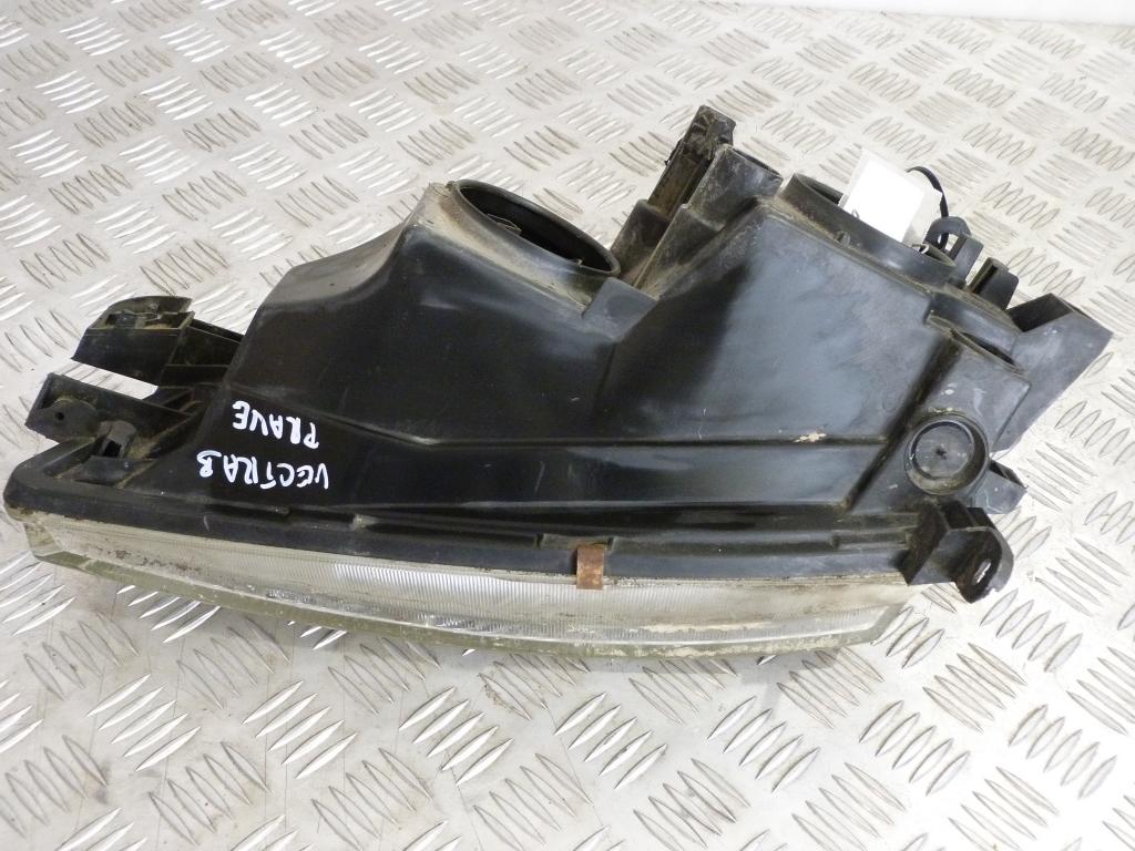 Svetlo predné pravé Opel Vectra B r.v. 1995-1999 (chýbajúci konektor žiarovky)