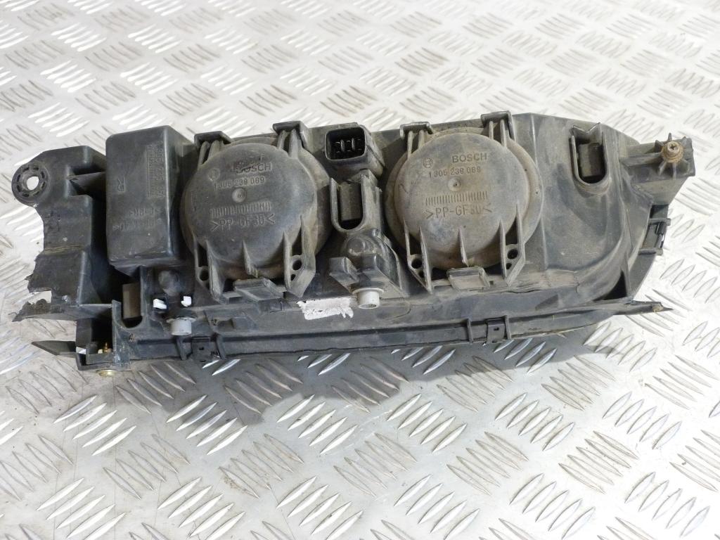 Svetlo predné pravé Mazda 626 GF r.v. 1997-2002 (poškodené úchyty)  1305235351