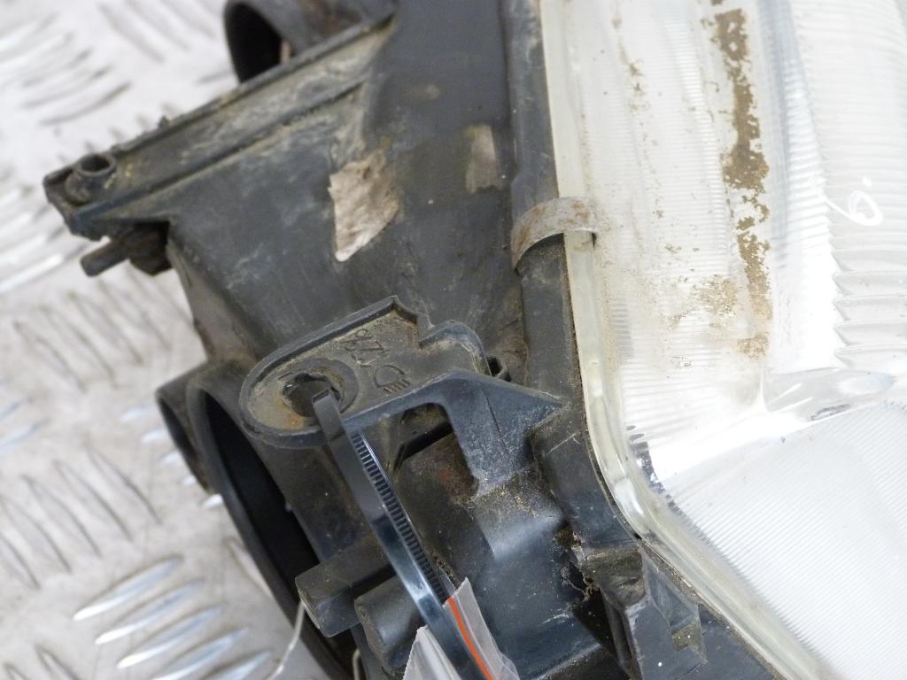 Svetlo predné pravé Opel Vectra B r.v. 1995-1999 (chýbajúci konektor žiarovky)