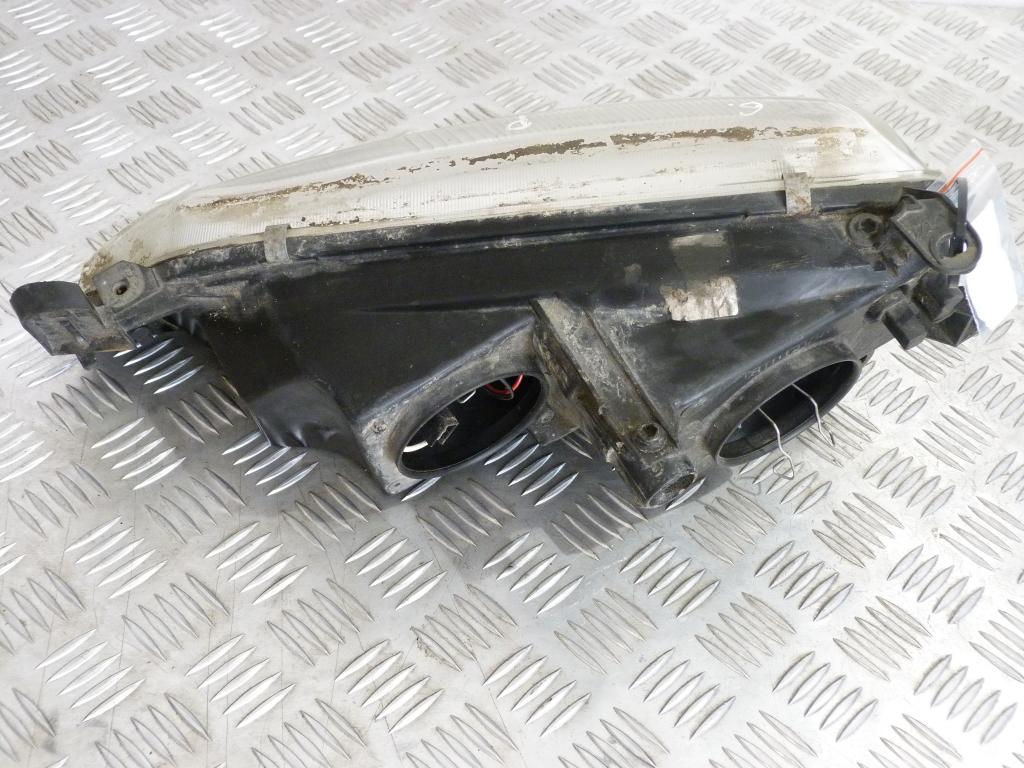 Svetlo predné pravé Opel Vectra B r.v. 1995-1999 (chýbajúci konektor žiarovky)