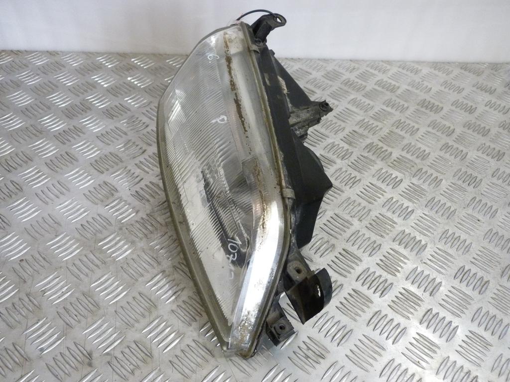 Svetlo predné pravé Opel Vectra B r.v. 1995-1999 (chýbajúci konektor žiarovky)