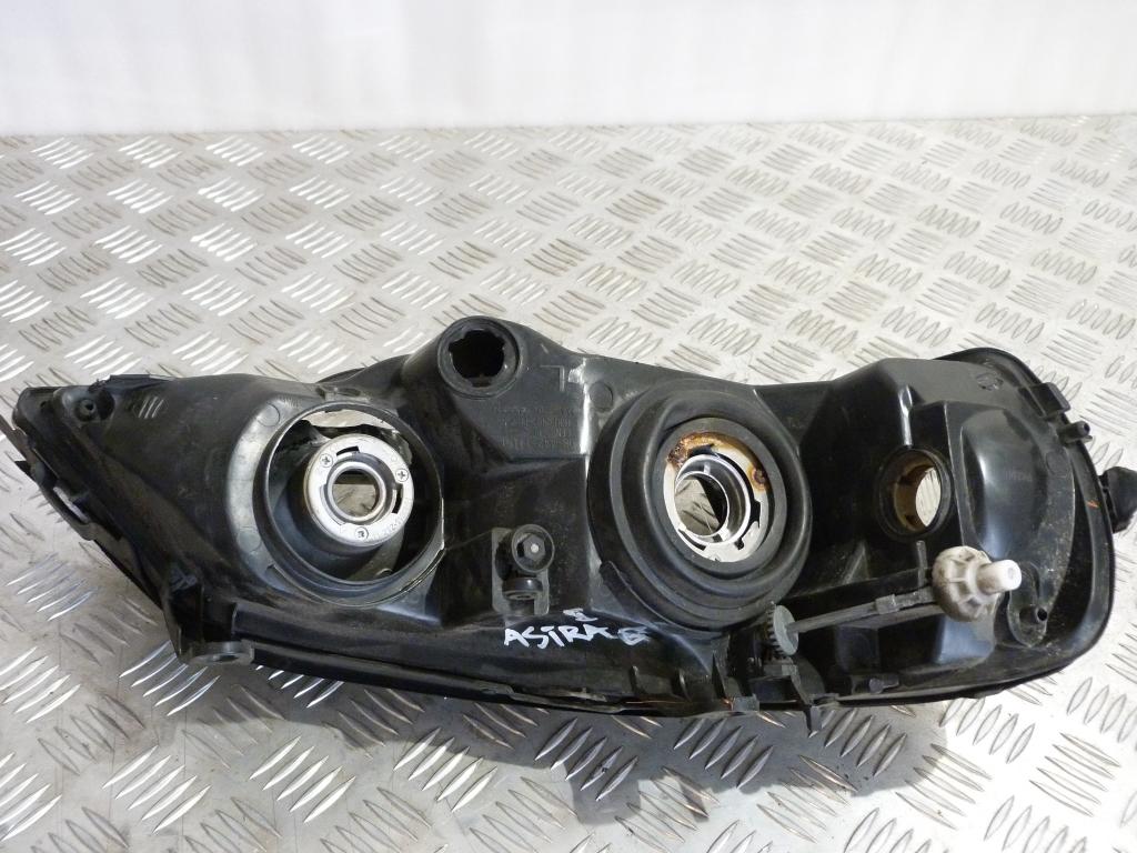 Svetlo predné ľavé Opel Astra G r.v. 1999-2004 084421116l (poškodený 1 úchyt)