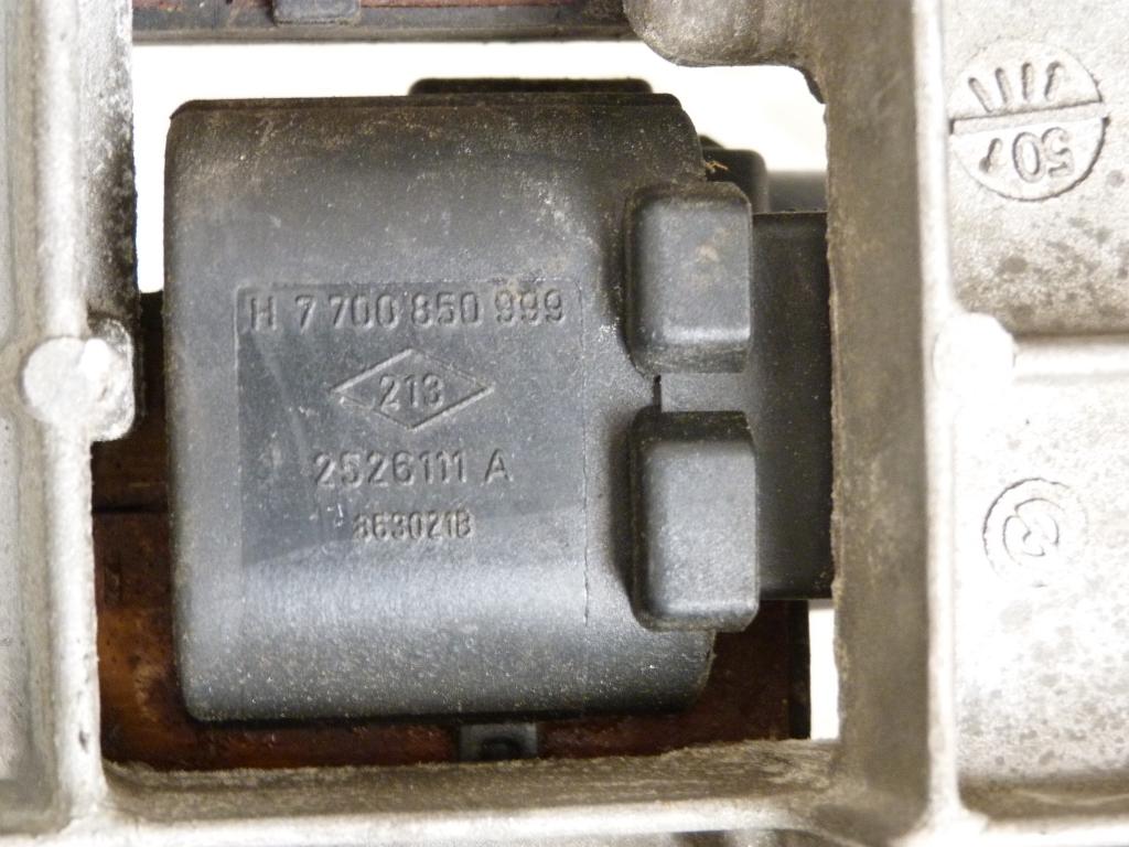 Zapaľovacia cievka (2ks) Renault Megane, Laguna, Safrane, Volvo S40, V40 1.6, 1.8, 2.0 2526111a, h7700850999