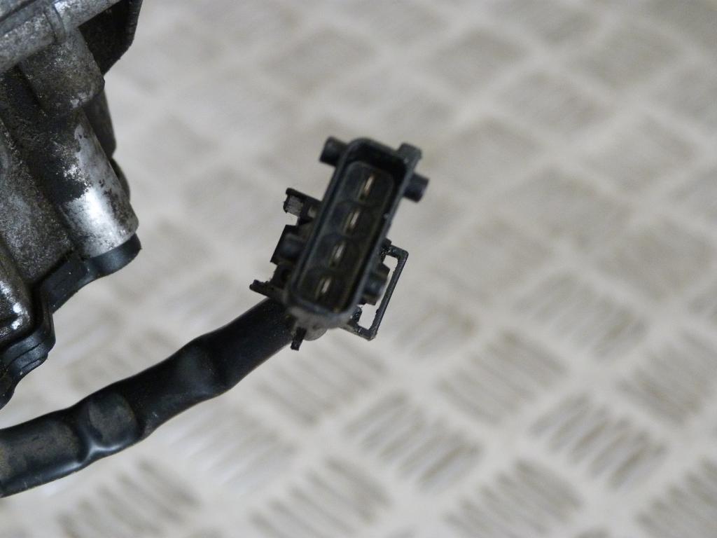 Motorček stieračov predný Opel Vectra C, Signum 23001355