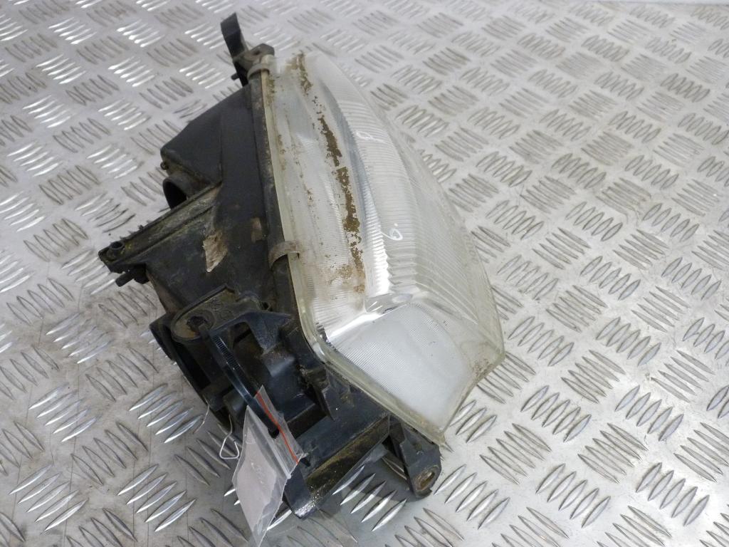 Svetlo predné pravé Opel Vectra B r.v. 1995-1999 (chýbajúci konektor žiarovky)