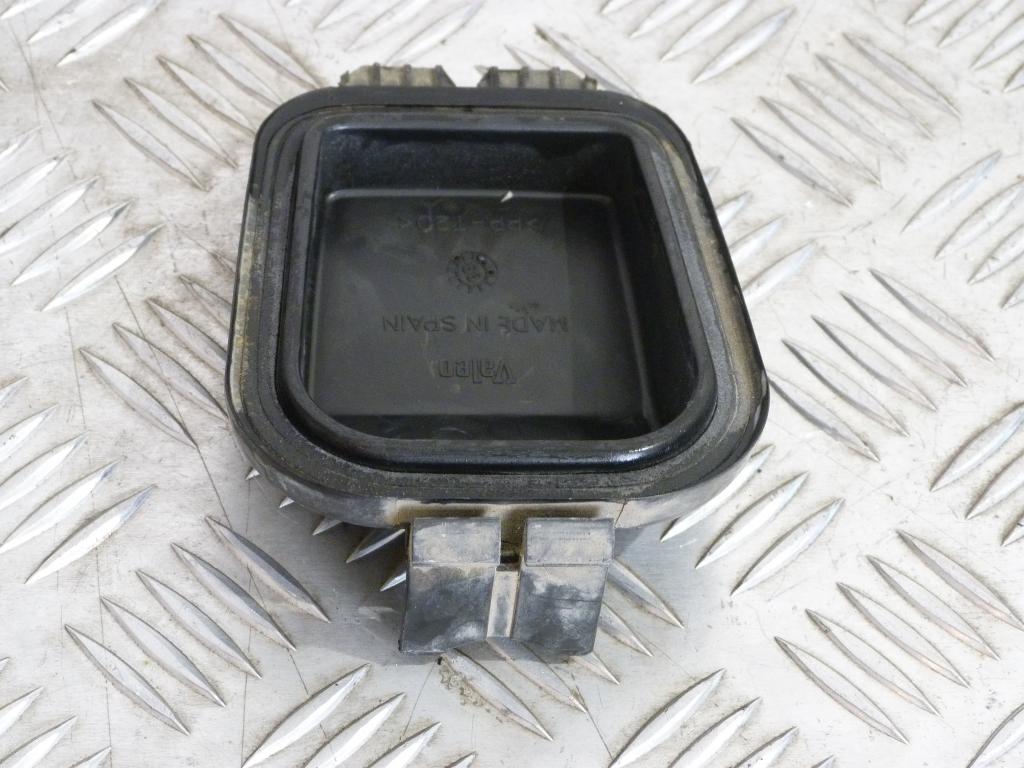 Kryt predného pravého svetla VW Polo r.v. 1994-1999