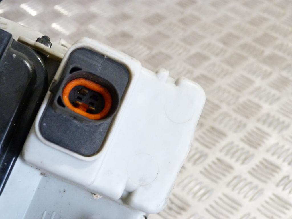 Svetlo predné ľavé VW Polo r.v. 1994-1999 (poškodené úchyty)