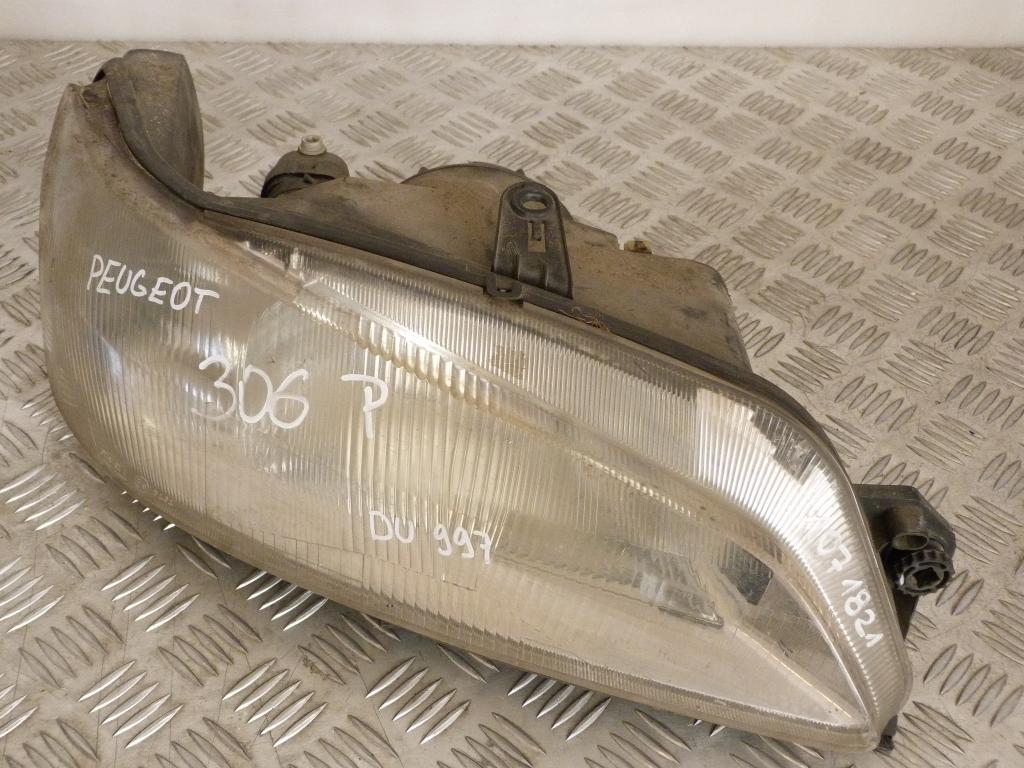 Svetlo predné pravé Peugeot 306 r.v. 1997-2001 (poškodený úchyt) 9630218580, 88203989d