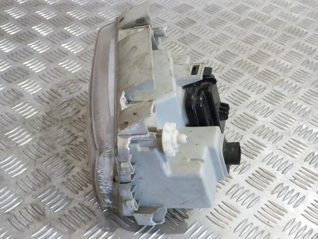 Svetlo predné ľavé VW Polo r.v. 1994-1999 (poškodené úchyty)