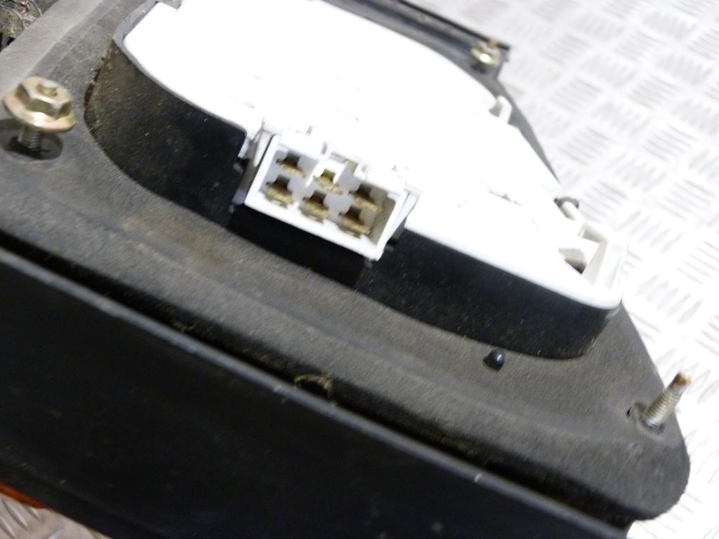 Svetlo zadné ľavé Mazda 626 (GC) Sedan/HB r.v. 1982-1987 043-6886l