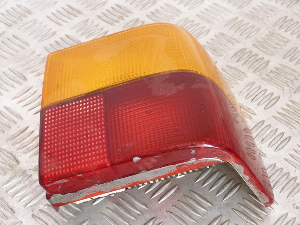 Svetlo zadné pravé Audi 80 B2, Audi 100 C3 445945218 (mierne poškodené)