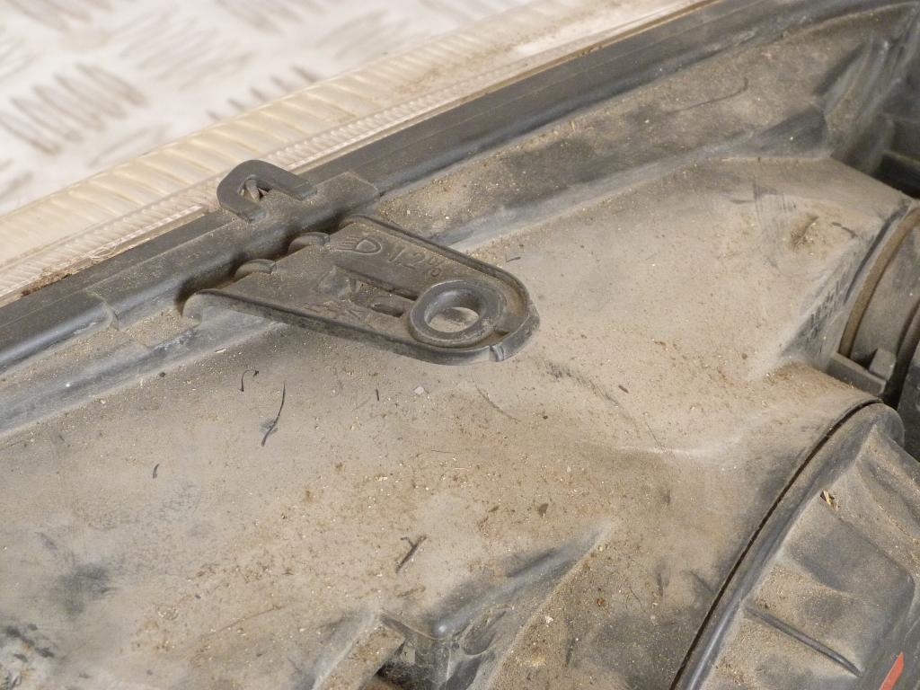 Svetlo predné pravé Peugeot 306 r.v. 1997-2001 (poškodený úchyt) 9630218580, 88203989d