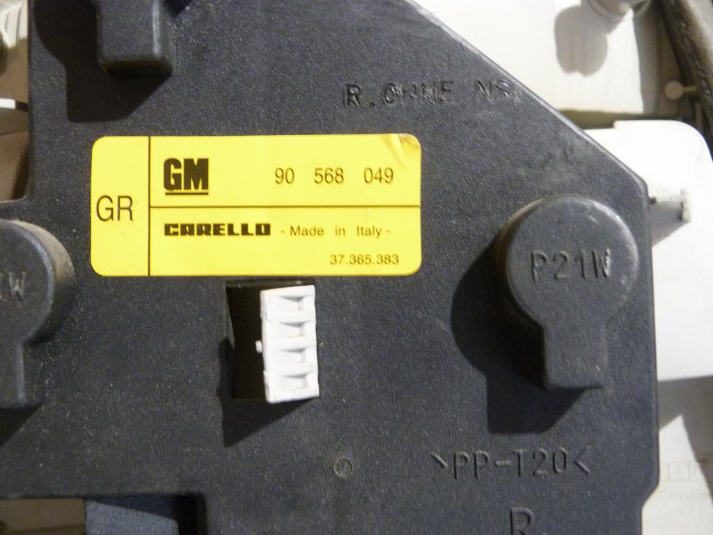 Svetlo zadné pravé Opel Vectra B Sedan/HB r.v.1995-2003 90568049, 37360748 6pin (poškodené)