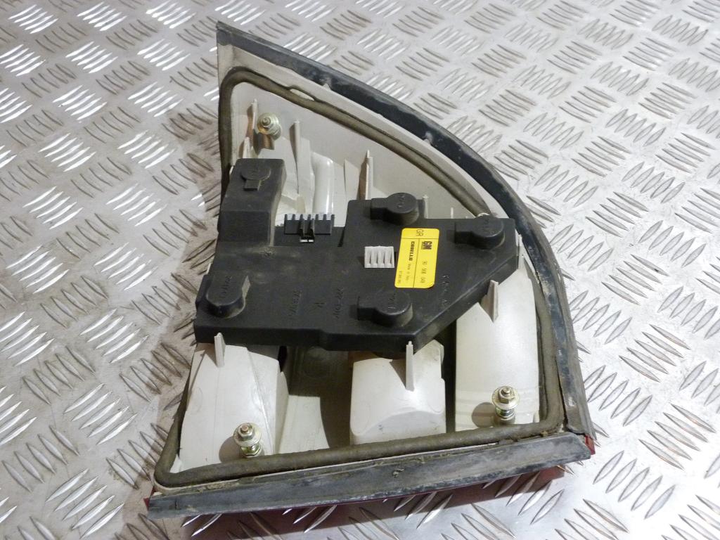 Svetlo zadné pravé Opel Vectra B Sedan/HB r.v.1995-2003 90568049, 37360748 6pin (poškodené)