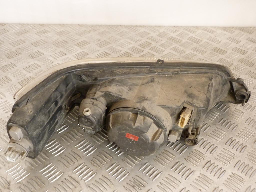 Svetlo predné ľavé Peugeot 306 r.v. 1997-2001 (poškodený úchyt) 9630218680, 88203990g