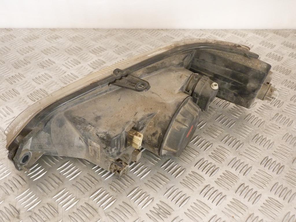 Svetlo predné pravé Peugeot 306 r.v. 1997-2001 (poškodený úchyt) 9630218580, 88203989d
