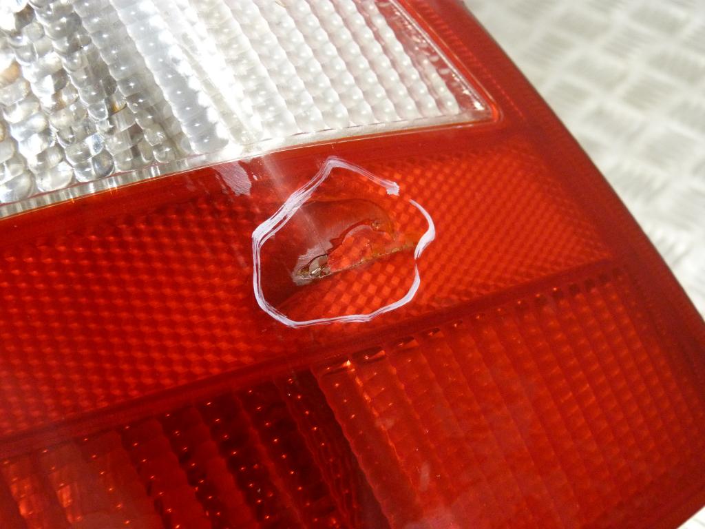 Svetlo zadné pravé Opel Vectra B Sedan/HB r.v.1995-2003 90568049, 37360748 6pin (poškodené)