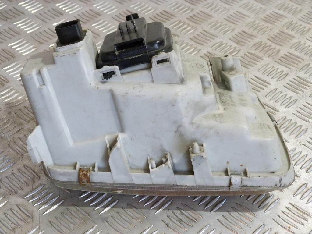 Svetlo predné ľavé VW Polo r.v. 1994-1999 (poškodené úchyty)