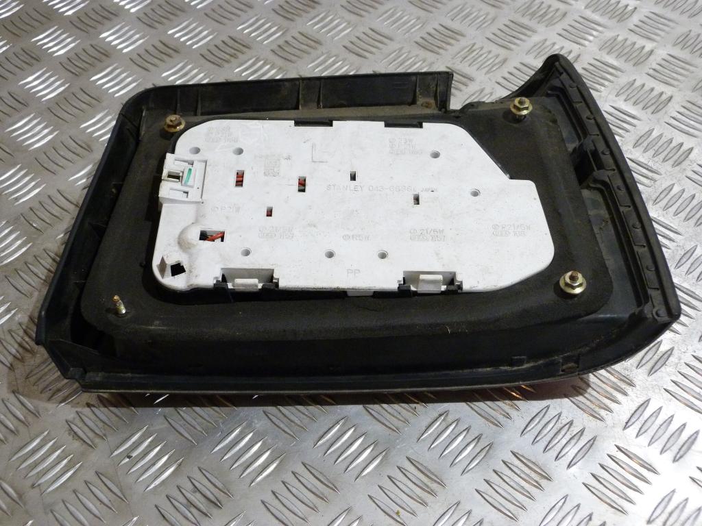 Svetlo zadné ľavé Mazda 626 (GC) Sedan/HB r.v. 1982-1987 043-6886l