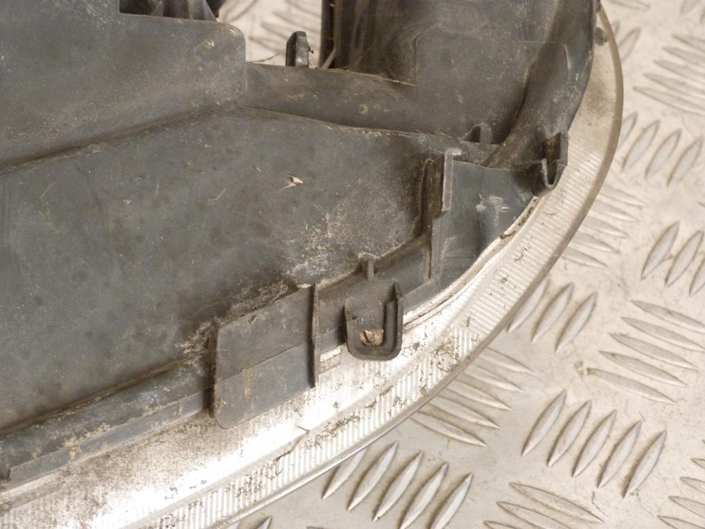 Svetlo predné pravé Peugeot 306 r.v. 1997-2001 (poškodený úchyt) 9630218580, 88203989d